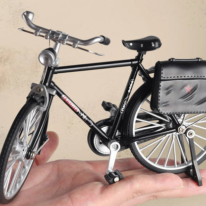 Two Eight Bars Bicycle Model Ornament – Retro Nostalgic Desktop Decoration for Home or Office.